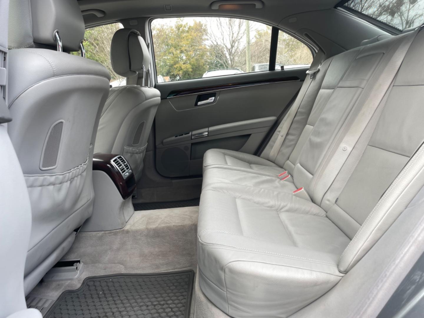 2013 GRAY MERCEDES-BENZ S-CLASS S550 (WDDNG7DB8DA) with an 4.6L engine, Automatic transmission, located at 5103 Dorchester Rd., Charleston, SC, 29418-5607, (843) 767-1122, 36.245171, -115.228050 - Photo#14